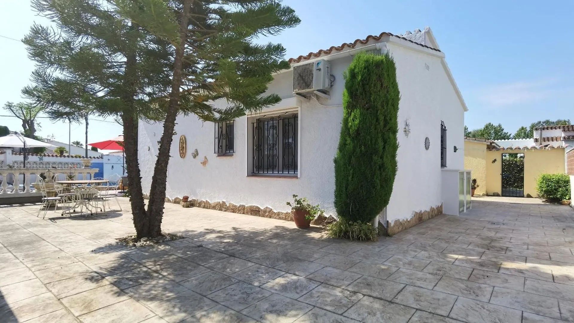 Leon Inmo Casa Ella - 13009 Villa Empuriabrava 0*,  Spain